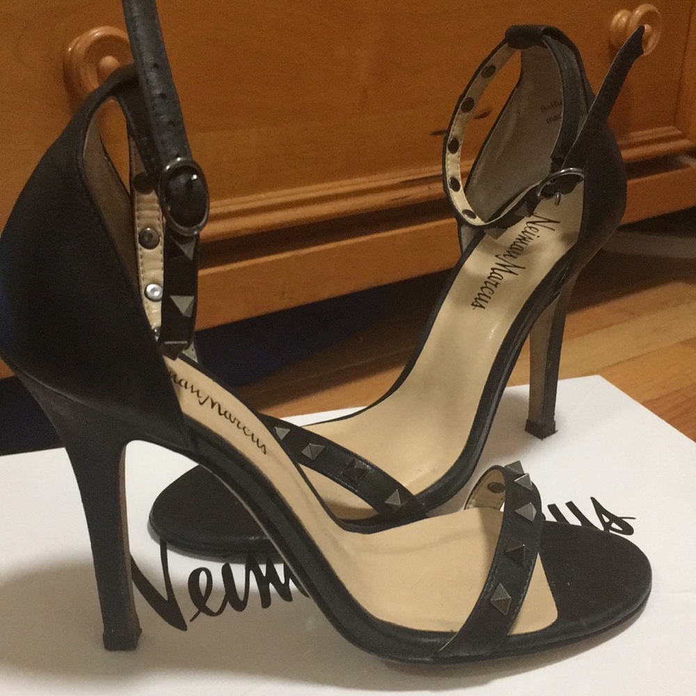 Neiman Marcus sandal gunmetal studded trim
4"